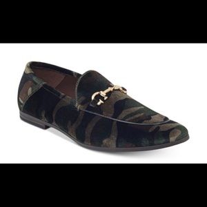 Guess men’s loafer NEW size 12